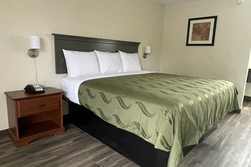 Room 8 of 16