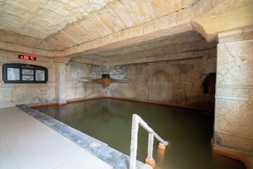 Indoor spa tub