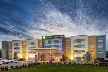 Holiday Inn Express & Suites Wildwood The Villages by IHG