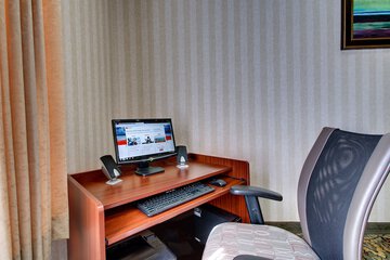 Business Center 53 of 55