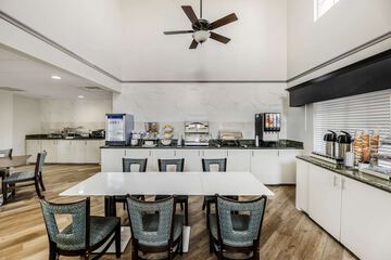 Breakfast/Coffee Service 27 of 32