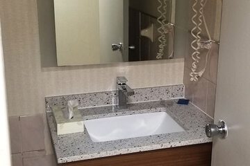 Bathroom sink