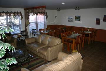 Lobby lounge