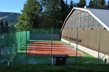 Tennis court