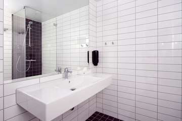 Bathroom sink