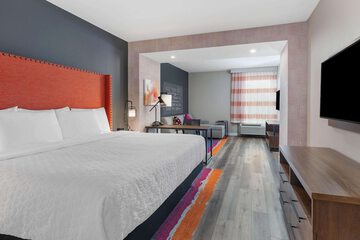 La Quinta Inn & Suites by Wyndham Lewisville