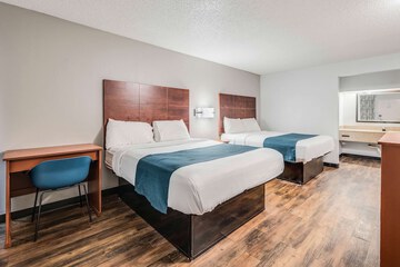 Room 16 of 37