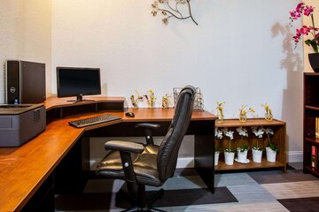 Business Center 37 of 39