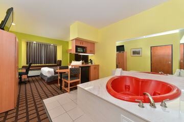 Room 26 of 32