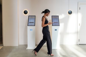 Check-in/check-out kiosk