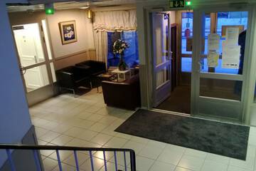 Lobby lounge