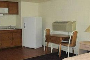  Topaz Inn and Suites 4