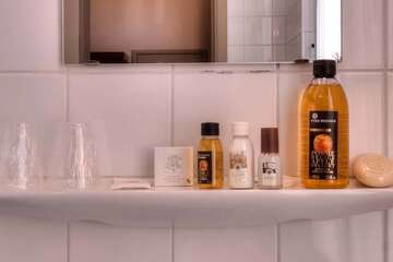 Bathroom amenities