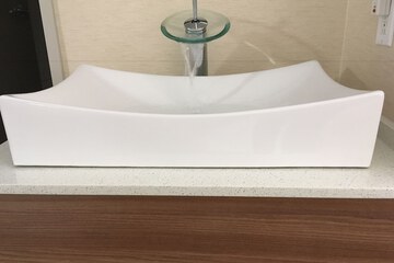 Bathroom sink