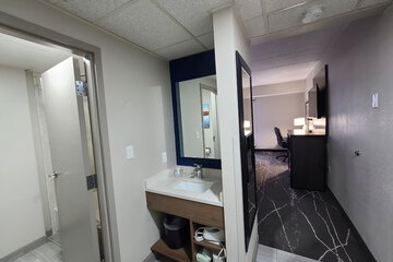 Room 25 of 31