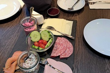 Breakfast meal