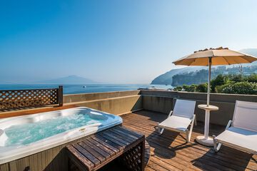 Infinity pool
