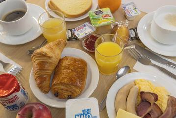 Breakfast buffet