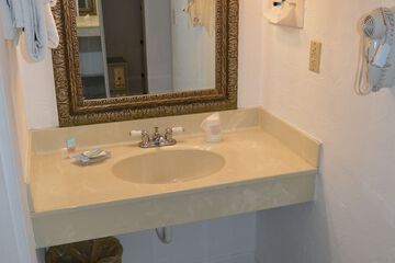 Bathroom sink