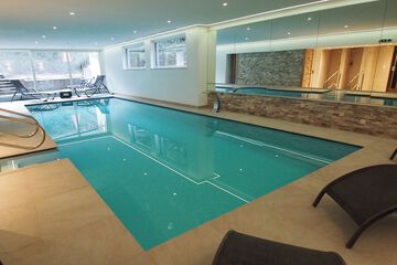 Exercise/lap pool