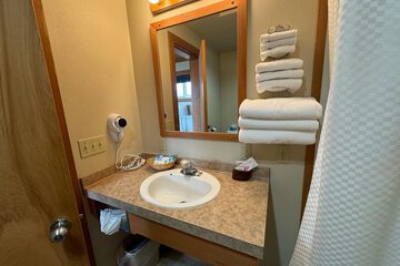Bathroom sink