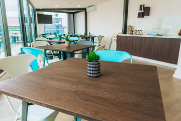 Breakfast area