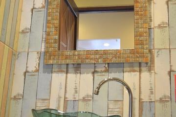 Bathroom sink