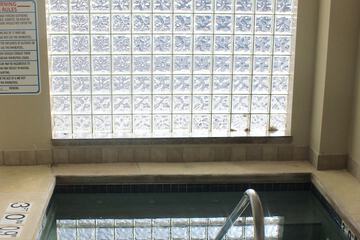 Indoor spa tub