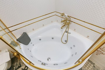 Jetted tub