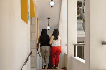 Handrails in hallways