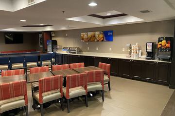 Breakfast/Coffee Service 40 of 54