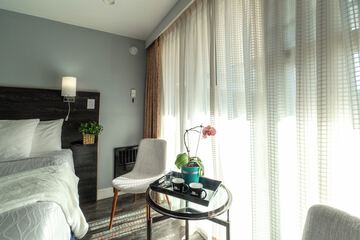 Room 98 of 143