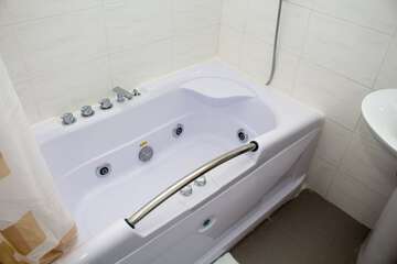 Jetted tub
