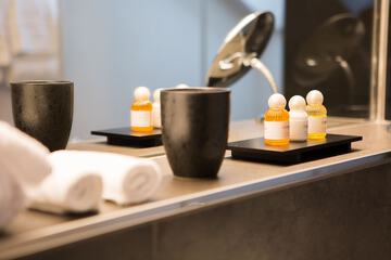Bathroom amenities