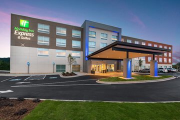 Holiday Inn Express & Suites Gainesville Lake Lanier Area