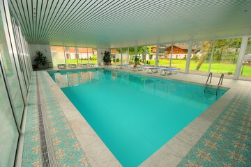 Indoor/outdoor pool