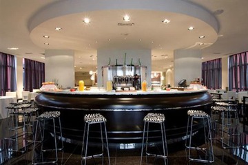 Sports bar