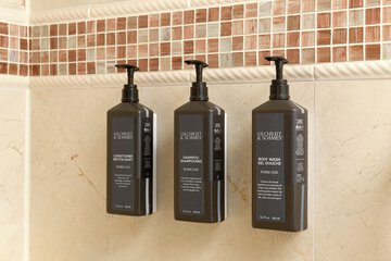Bathroom amenities