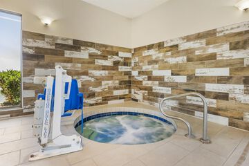 Indoor spa tub