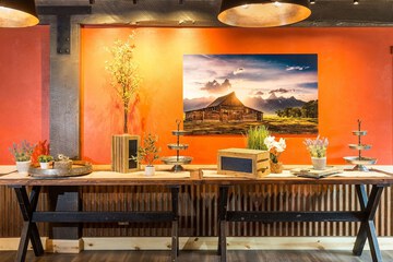 Breakfast/Coffee Service 26 of 32