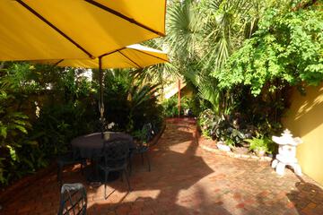 Hotel Exterior 38 of 39