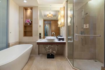 Bathroom shower