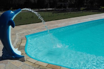 Indoor/outdoor pool