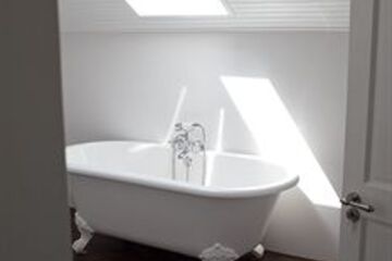 Deep Soaking Bathtub
