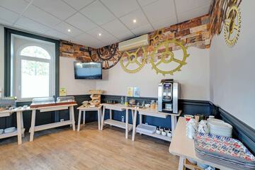 Breakfast area