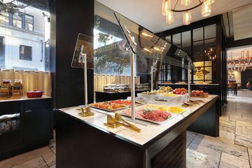 Breakfast/Coffee Service 98 of 118