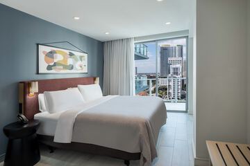 Room 28 of 65