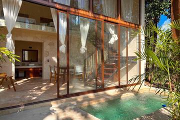 Private pool