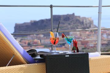 Poolside bar