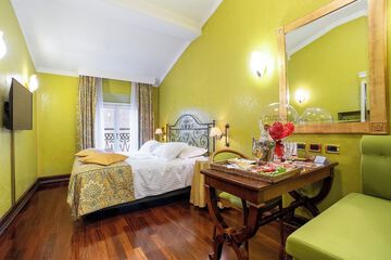 Room service - dining